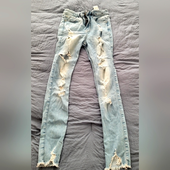 Hollister Destroyed Light Wash Raw Hem High Rise Super Skinny Jeans Sz 28/30 - Picture 1 of 12